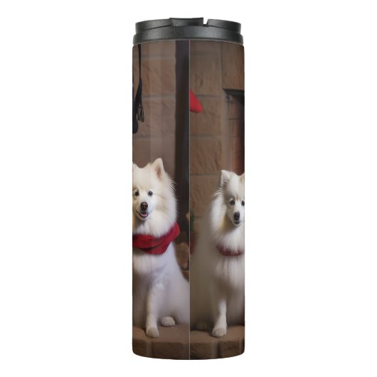 Amerikaanse Eskimo bij de open haard Kerstmis Thermosbeker (Achterkant)