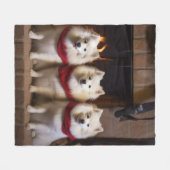 Amerikaanse Eskimohond bij de Openhaard Kerstmis Fleece Deken (Voorkant (Horizontaal))