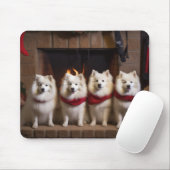 Amerikaanse Eskimohond bij de Openhaard Kerstmis Muismat (Met muis)