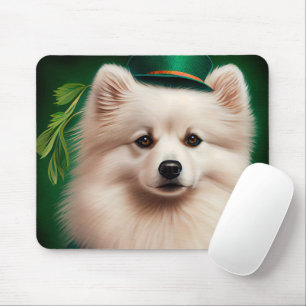 Amerikaanse Eskimohond in St. Patrick's Day-jurk Muismat