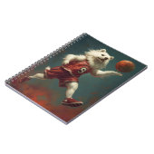 Amerikaanse Eskimohond Speelt Basketbal Notitieboek (Linkerzijde)