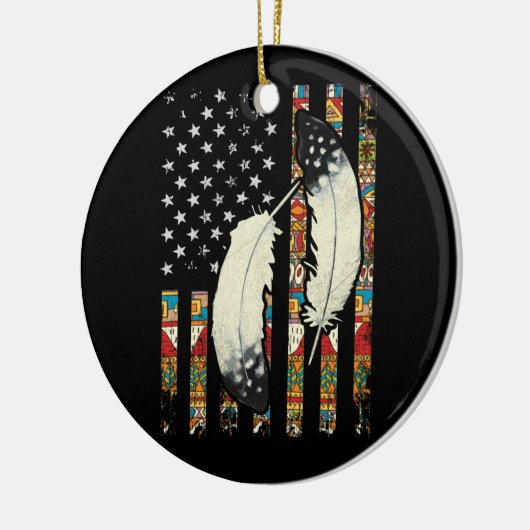Amerikaanse Flag Native Tribe Feather Pride Keramisch Ornament (Links)