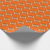 Amerikaanse Footballs op Sinaasappel Cadeaupapier (Hoek)