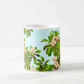 Amerikaanse Goldfinch Bird in Apple Tree Mok (Center)