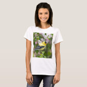 Amerikaanse Goldfinch met lentesappelbloesems T-shirt (Voorkant volledig)
