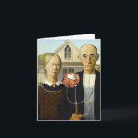 Amerikaanse latke (Thanksgivukkah) Feestdagen Kaart<br><div class="desc">Een perfecte Thanksgivukkah voor familie,  vrienden of iedereen met een gevoel van humor. Het klassieke Amerikaanse gotische schilderij heeft een latje op de hooivork van de boer en een kleine menora in het zolderraam.</div>