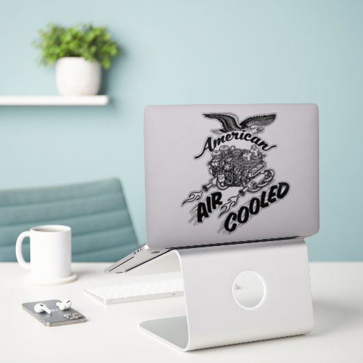Amerikaanse luchtgekoelde motor Corvair Vinyl Sticker (Laptop op bureau)