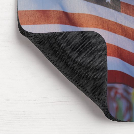 Amerikaanse Memorial Day Flags Waving in Wind Muismat (Hoek)