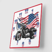 Amerikaanse motorfiets met vlag op de achtergrond vierkante klok (Hoek)