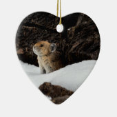 Amerikaanse Pika in de sneeuw met hartshaped Keramisch Ornament (Rechts)