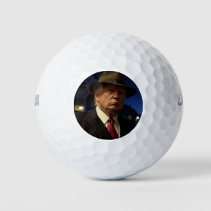 Amerikaanse president Donald Trump peetoom Golfballen
