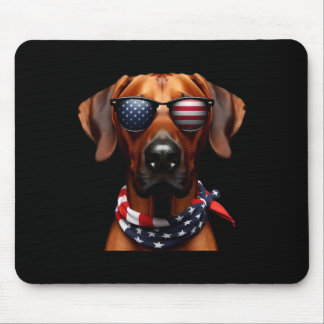 Amerikaanse Rhodesian Ridgeback-hond 4 juli-eigena Muismat