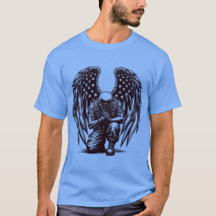 Amerikaanse soldaat engel bidt Amerikaanse vlag ku T-shirt