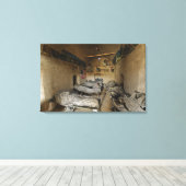 Amerikaanse soldaten slapen in een verlaten modder canvas afdruk (Insitu (Houten vloer))
