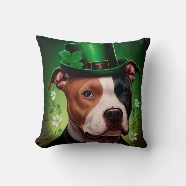 Amerikaanse Staffordshire hond op St. Patrick's Da Kussen (Voorkant)