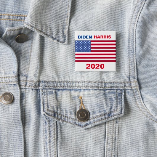 AMERIKAANSE VLAG BIDEN HARRIS 2020 VIERKANTE BUTTON 5,1 CM (In situ)