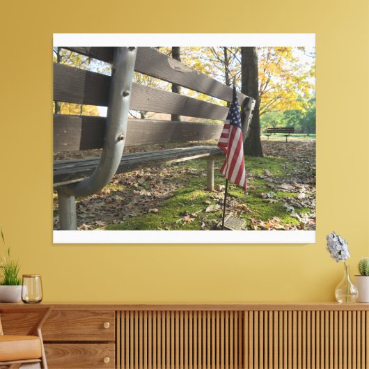 Amerikaanse vlag bij Park Bench Canvas Afdruk (Insitu (Woonkamer))