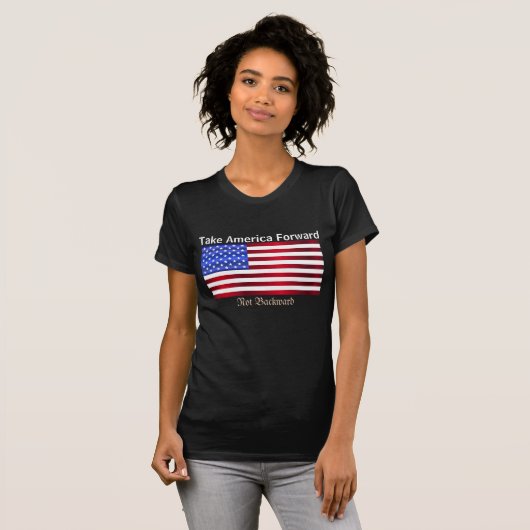 Amerikaanse vlag brengt Amerika naar voren en niet T-shirt (Voorkant volledig)