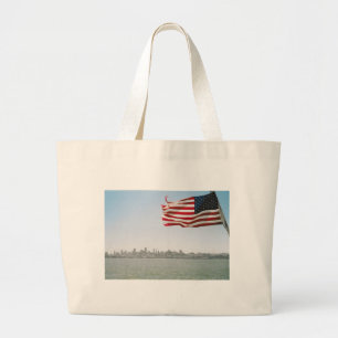 Amerikaanse vlag en kustlijn grote tote bag