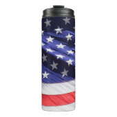 Amerikaanse vlag in de Wind Waving Banner Thermosbeker (Voorkant)