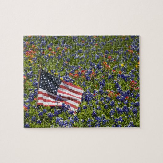 Amerikaanse vlag in veld van Blauwe Bonnets, 2 Legpuzzel (Horizontaal)