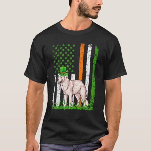 Amerikaanse vlag Kuvasz hond St Patricks Day T-shirt (Voorkant)