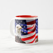 Amerikaanse vlag met Amerikaanse adelaar Tweekleurige Koffiemok (Voorkant links)