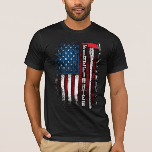 Amerikaanse vlag met brandweerman en bijl in kleur t-shirt (Voorkant)