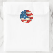 Amerikaanse vlag met rode witte en blauwe golving ronde sticker (Tas)