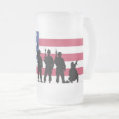 Amerikaanse vlag met Soldaten silhouette Matglas Bierpul (Voorkant rechts)
