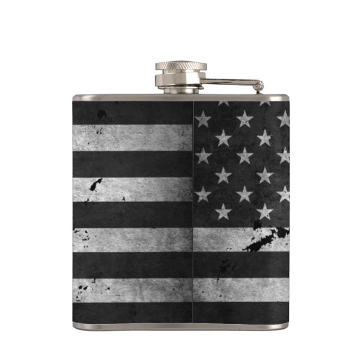 Amerikaanse vlag met zwarte en witte verdringing heupfles (Achterkant)
