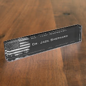 Amerikaanse vlag met zwarte en witte vlag naambordje (Zijkant)