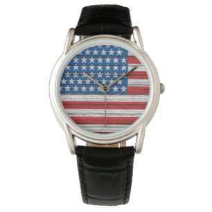 Amerikaanse vlag op verweerde houtnerf patroon horloge