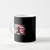 Amerikaanse vlag Pitcher Baseball Apparel - Baseba Koffiemok (Voorkant links)