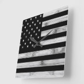 Amerikaanse vlag Rustic Wood Black White Patriotic Vierkante Klok (Hoek)