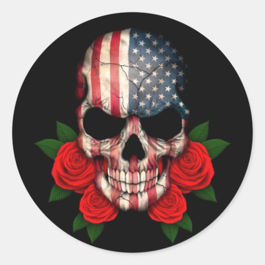 Amerikaanse vlag schedel met rode rozen ronde sticker (Voorkant)