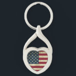 Amerikaanse vlag sleutelhanger<br><div class="desc">Vorm: Verdraaid hart Personaliseer deze zilverkleurige metalen sleutelhanger met uw afbeeldingen en tekst en draag uw dierbaren overal mee naartoe! De sleutelhanger is verkrijgbaar in vier verschillende stijlen. Je beelden en designs worden in kleurrijke inkt op een metalen inzet op de voorkant van de sleutelhanger gedrukt. Geweldig als cadeau voor...</div>