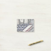 Amerikaanse vlag tegen de muur post-it® notes (Op bureau)