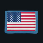 Amerikaanse vlag Trifold Wallet American Patriotic Drievoud Portemonnee<br><div class="desc">USA Flag Wallets - Verenigde Staten van Amerika - Flag - Patriottische - onafhankelijkheidsdag - 4 juli - - Kies / voeg uw unieke tekst / kleur / Afbeelding - Maak uw speciale cadeau - Verplaatsen en verplaatsen of verwijderen en voeg elementen / afbeelding toe met aanpassingstool. U kunt ook...</div>