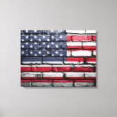 Amerikaanse vlag, Vlag op bakstenen Canvas Print (Voorkant)