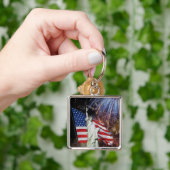 Amerikaanse vlag, vuurwerk en vrijheidsbeeld sleutelhanger (Hand)