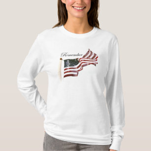 Amerikaanse vlag w/ Crosses - herinner de slachtof T-shirt
