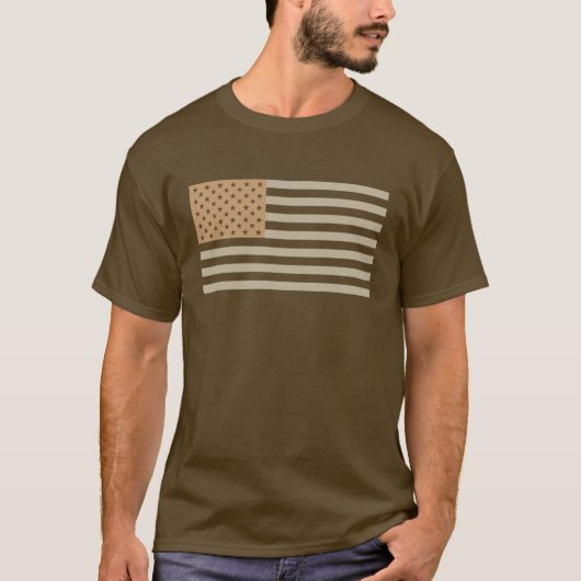 Amerikaanse vlag - woestijnbruine tafels t-shirt (Voorkant)