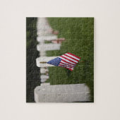 Amerikaanse vlaggen op graven van Amerikaanse vete Legpuzzel (Verticaal)