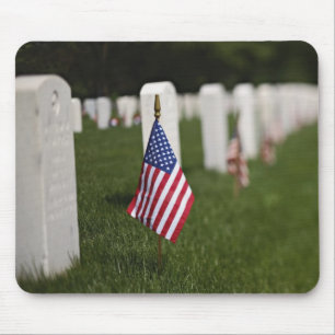 Amerikaanse vlaggen op graven van Amerikaanse vete Muismat