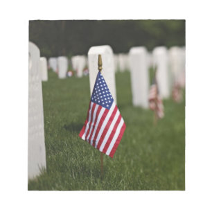 Amerikaanse vlaggen op graven van Amerikaanse vete Notitieblok
