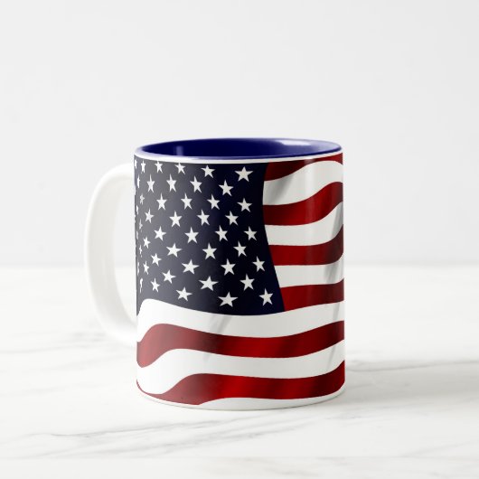 Amerikaanse vlagpatriottische onafhankelijkheidsda tweekleurige koffiemok (Voorkant links)