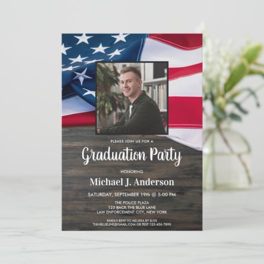 Amerikaanse vlagpolitie Foto Afstuderen Invi Kaart (Staand voorkant)