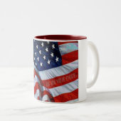 Amerikaanse vlagvrijheid is nooit vrije Mok (Voorkant rechts)