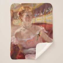 Amerikaanse vrouw met een parelachtig Ketting en e